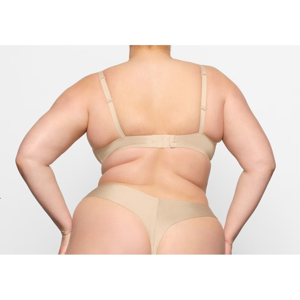 Skims‎ Wireless Form Lightly Lined Bra, Sand , 32DDD - Picture 5 of 5